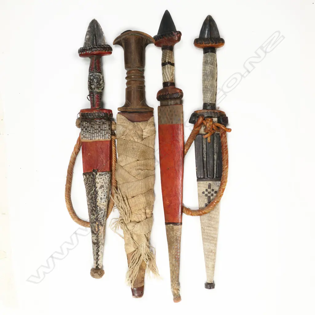 A collection of four daggers, Image 1++